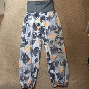 Lululemon om pant.